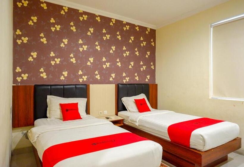 Reddoorz Plus @ Grand Pacifik Hotel Makassar