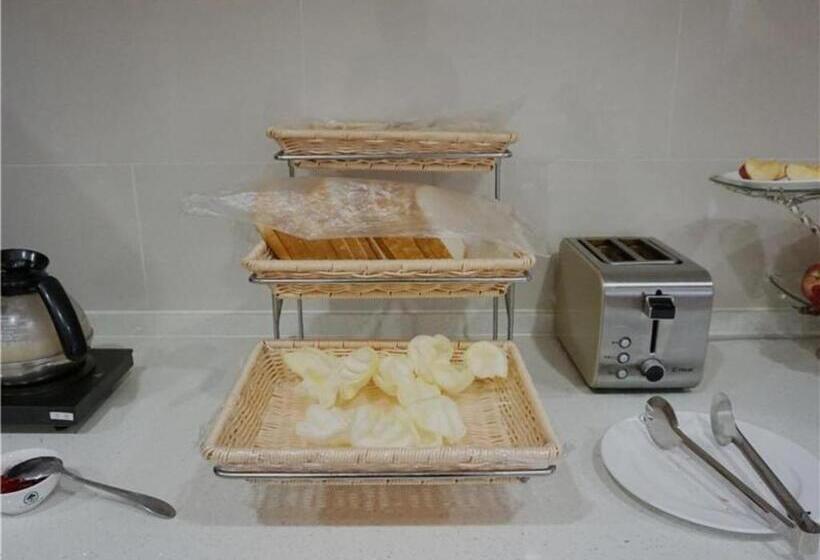 호텔 Green Tree Inn Tieling High Speed Intersection