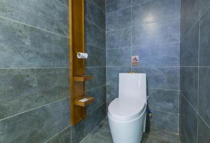 Отель James Joyce Coffetel Xining Central Plaza