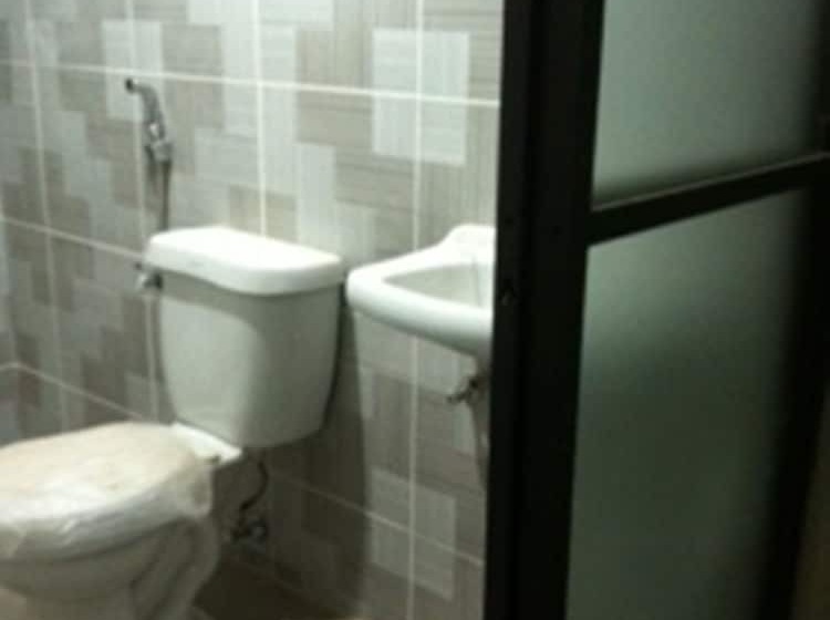 هتل Madid's Inn Beach Resort