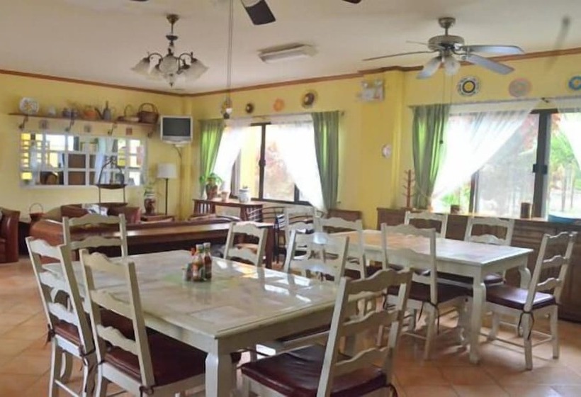 هتل Marvin's Seaside Inn