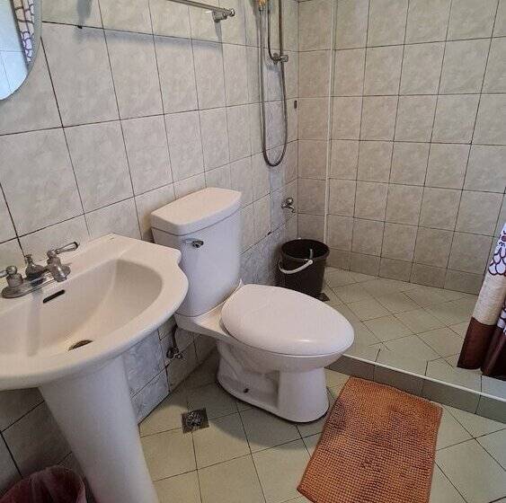 هتل Marvin's Seaside Inn