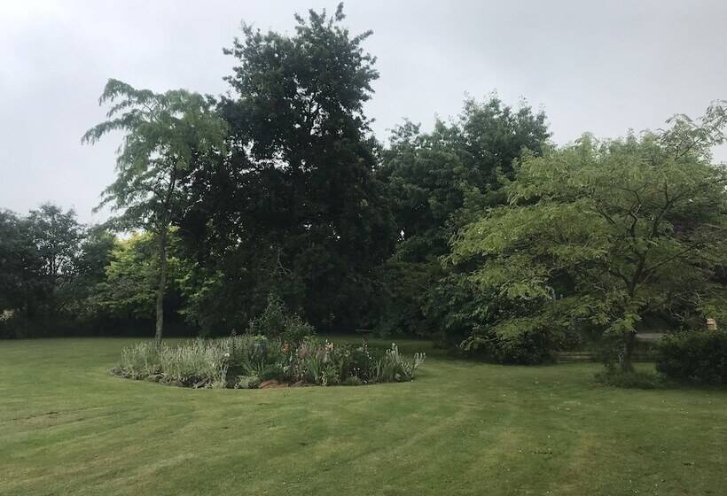 فندق Newlands Bed And Breakfast