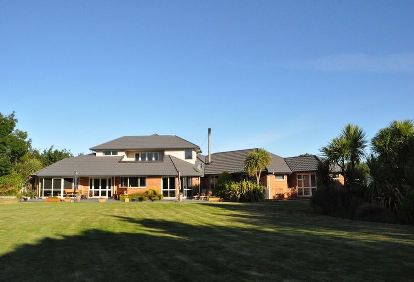 فندق Newlands Bed And Breakfast