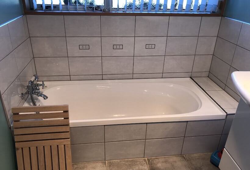 فندق Newlands Bed And Breakfast