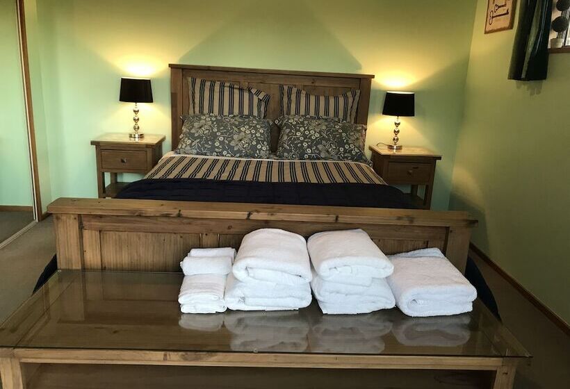 فندق Newlands Bed And Breakfast