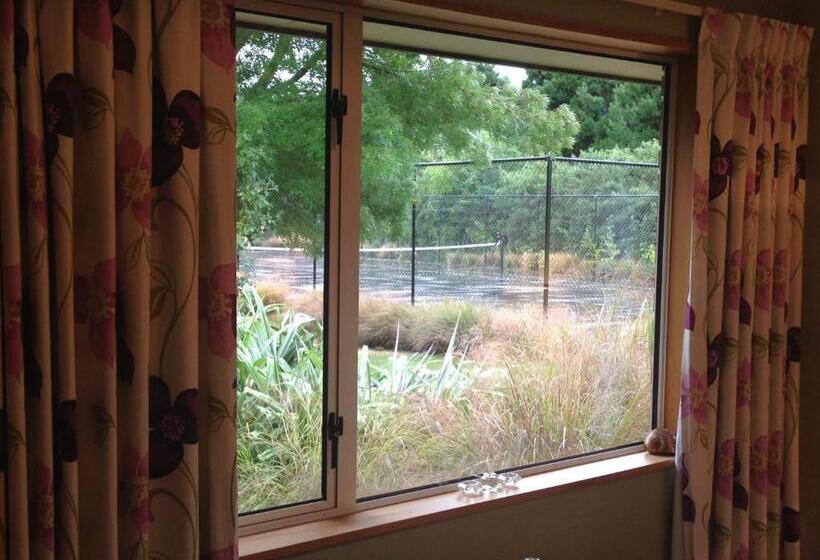 فندق Newlands Bed And Breakfast