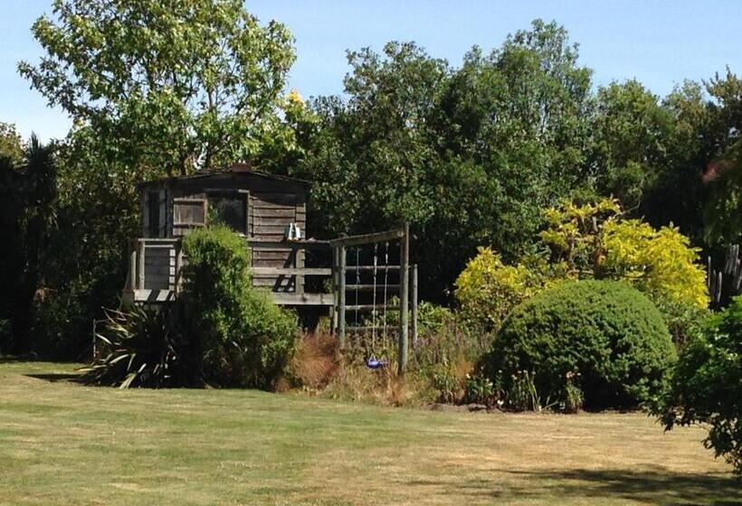 فندق Newlands Bed And Breakfast