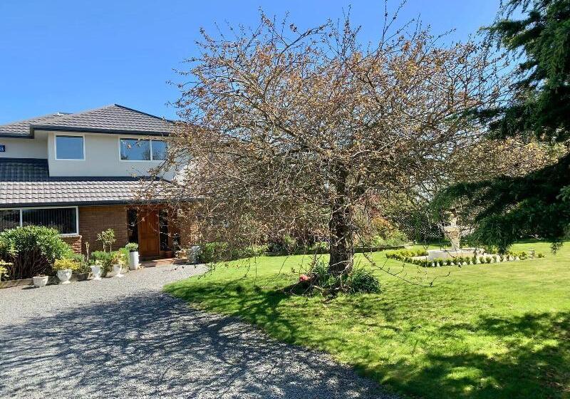 فندق Newlands Bed And Breakfast