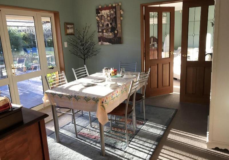 فندق Newlands Bed And Breakfast