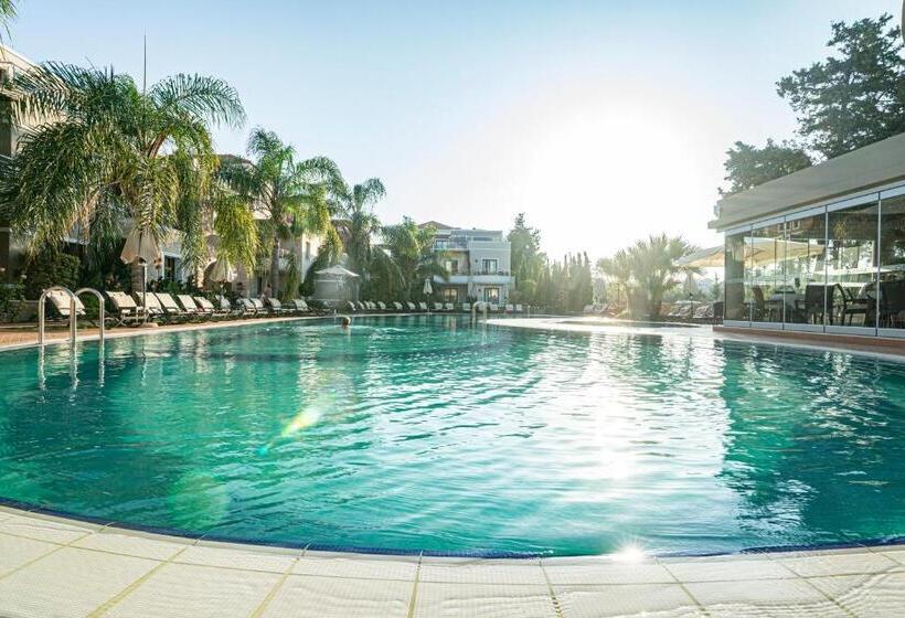 호텔 Okeanis Golden Resort