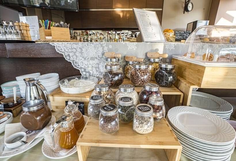 호텔 Okeanis Golden Resort