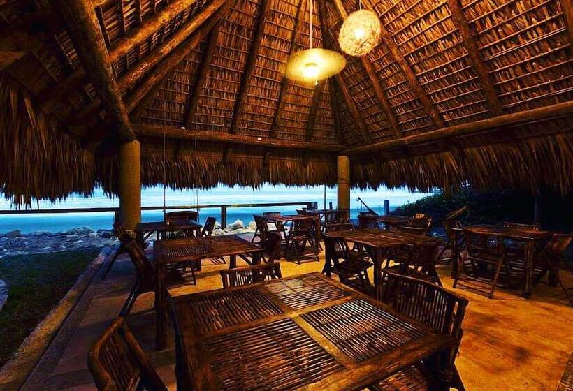 ホテル Punta Mango Surf & Beachfront Resort