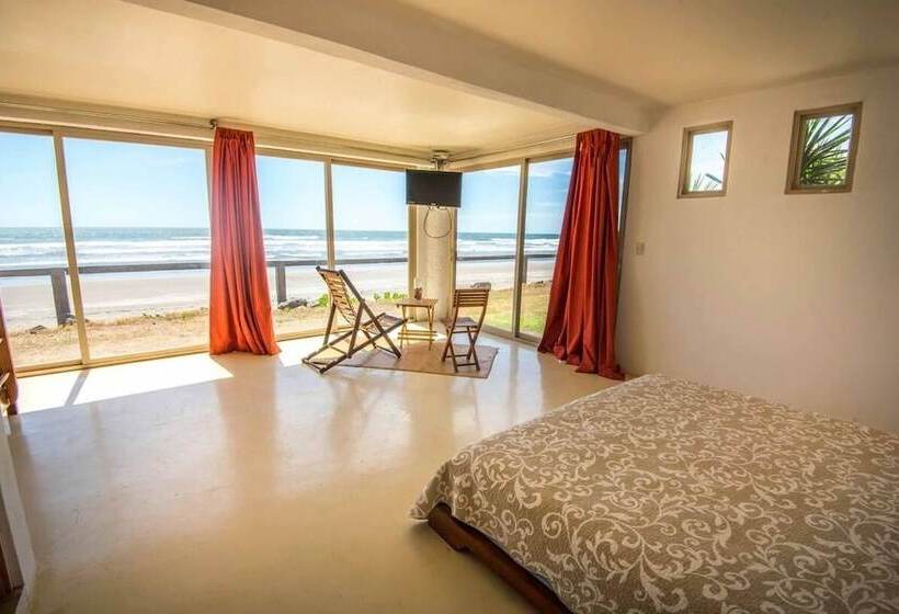 ホテル Punta Mango Surf & Beachfront Resort