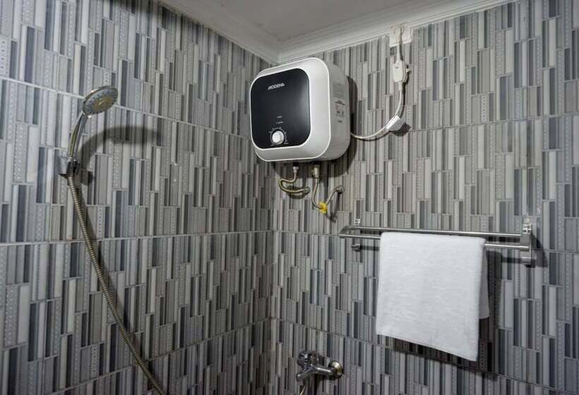 호텔 Reddoorz @ Jalan Gatot Subroto Semarang