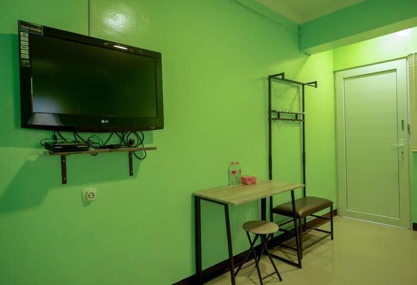 호텔 Reddoorz @ Jalan Gatot Subroto Semarang