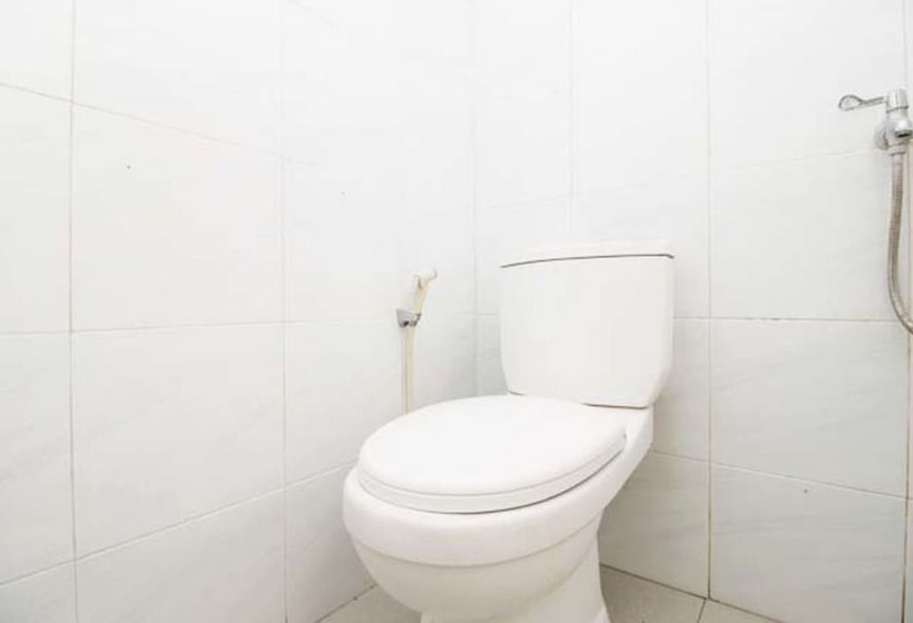 酒店 Reddoorz Syariah Near Universitas Merdeka Malang