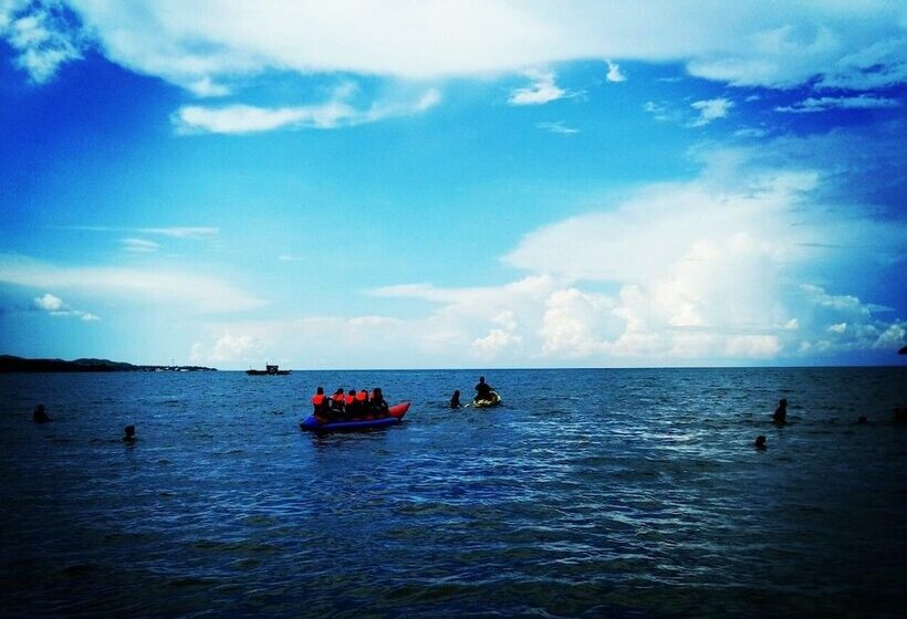 هتل Smallfrys Beach Resort