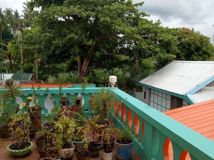 هتل Smallfrys Beach Resort