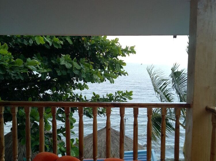 هتل Smallfrys Beach Resort