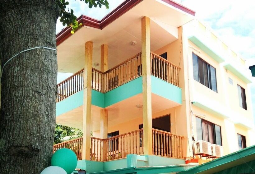 هتل Smallfrys Beach Resort