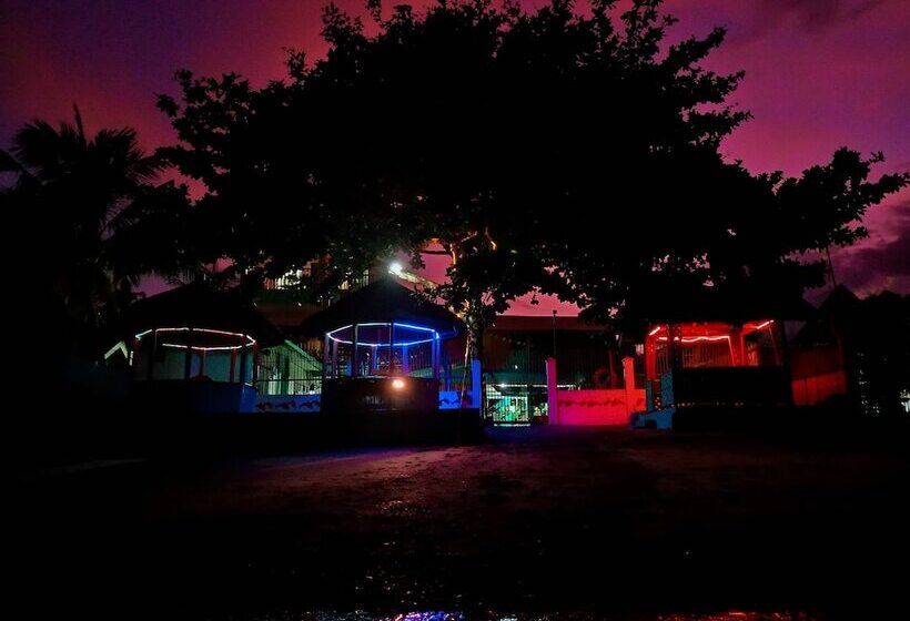 هتل Smallfrys Beach Resort