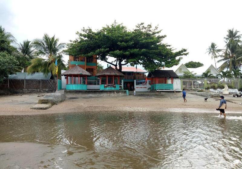 هتل Smallfrys Beach Resort