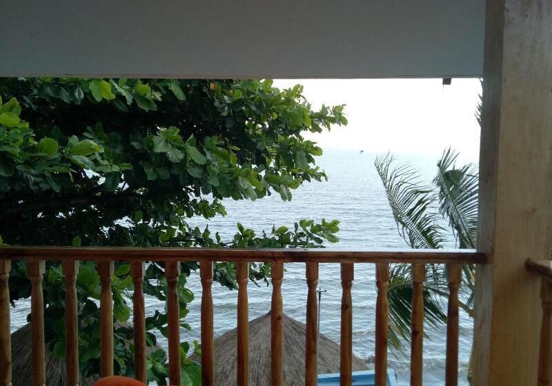 هتل Smallfrys Beach Resort