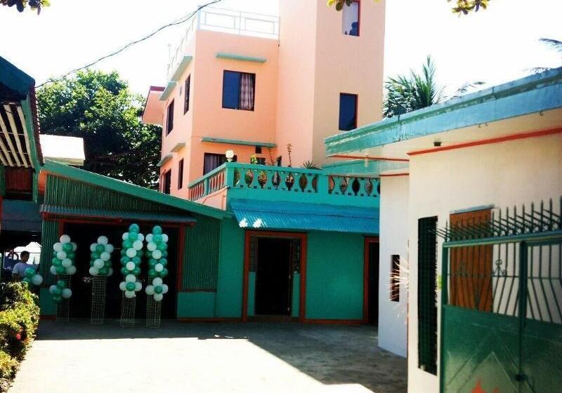 هتل Smallfrys Beach Resort