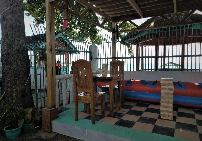 هتل Smallfrys Beach Resort