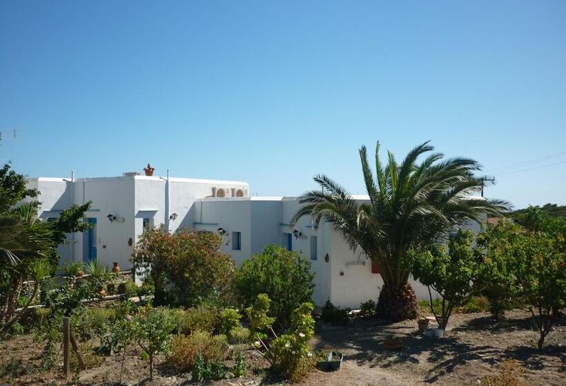 בית מלון כפרי Smaragda Rooms & Studios