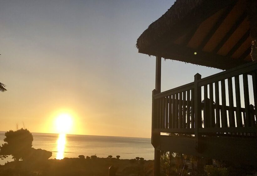 هتل Tanna Evergreen Resort & Tours