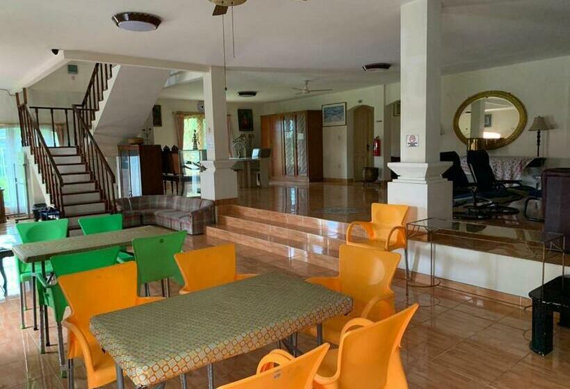 Отель The Cibulan Suites