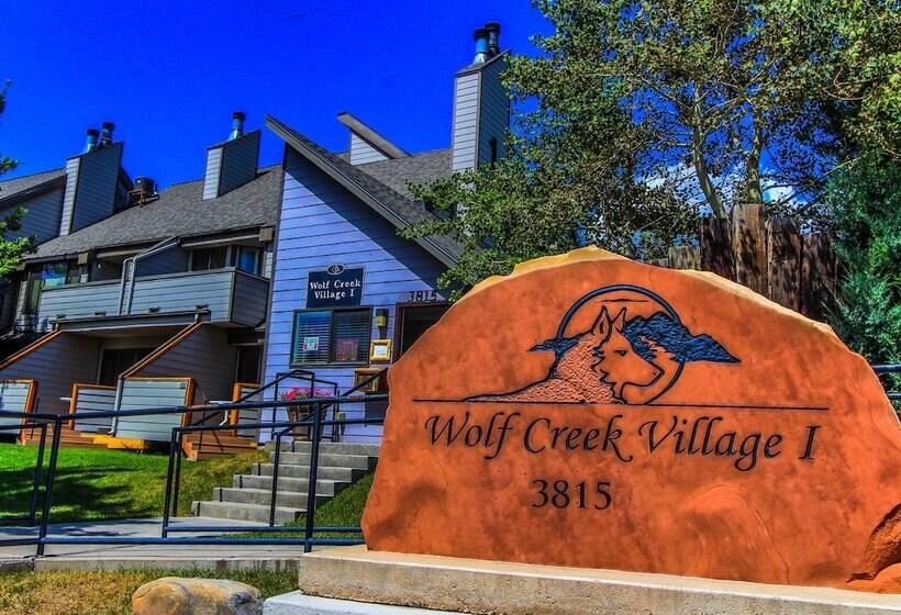 בית מלון כפרי Wolf Creek Village