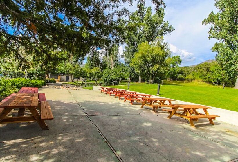 فندق Wolf Creek Village