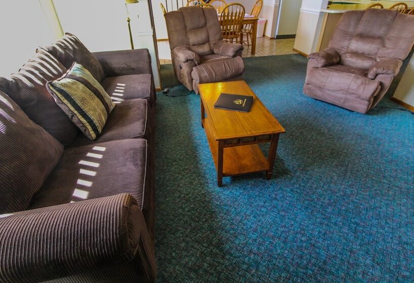 فندق Wolf Creek Village