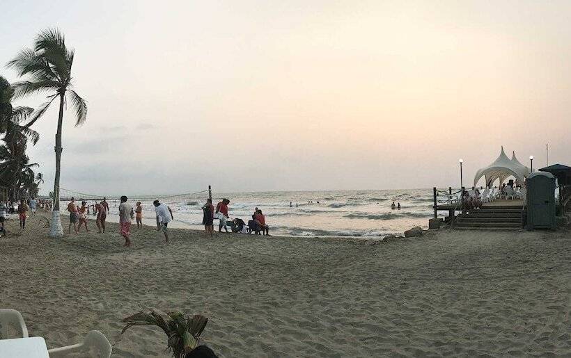 ペンション Cabañas La Fragata