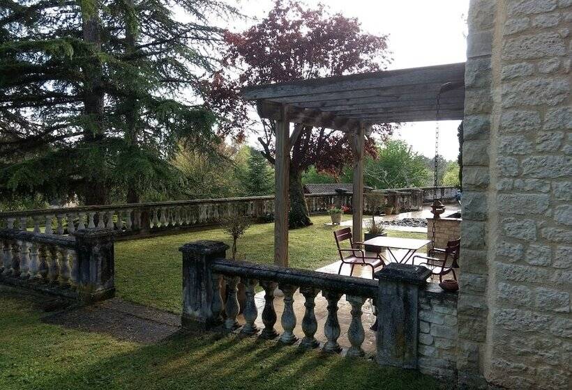 بنسيون La Lezardière