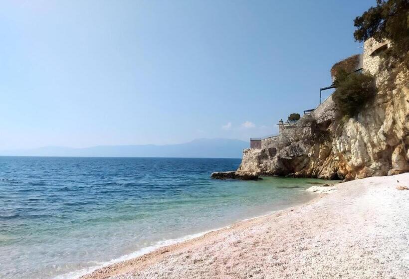 펜션 Little Flower In City Center