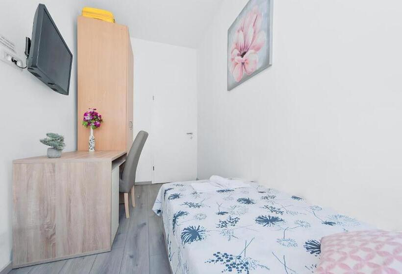 펜션 Little Flower In City Center