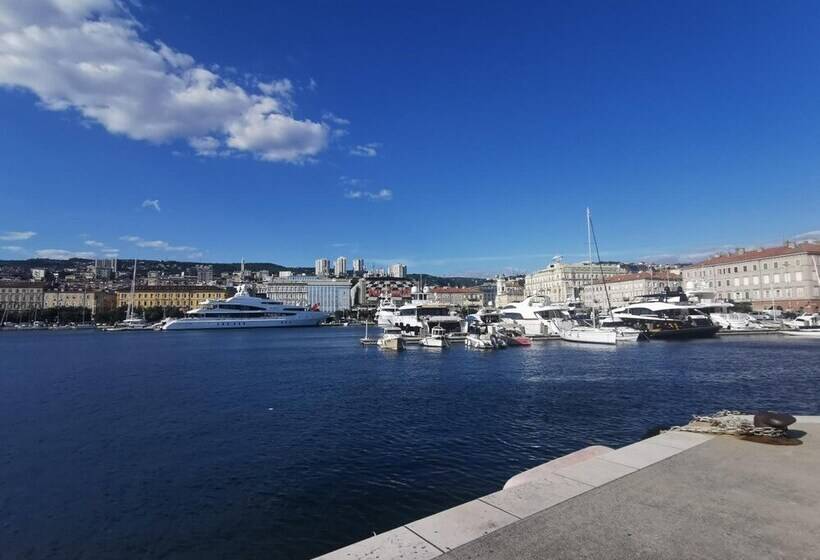 펜션 Little Flower In City Center