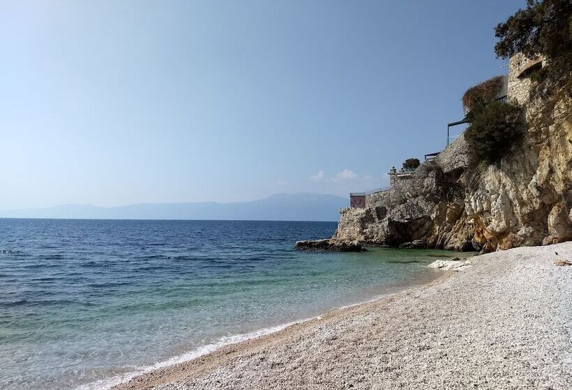 펜션 Little Flower In City Center