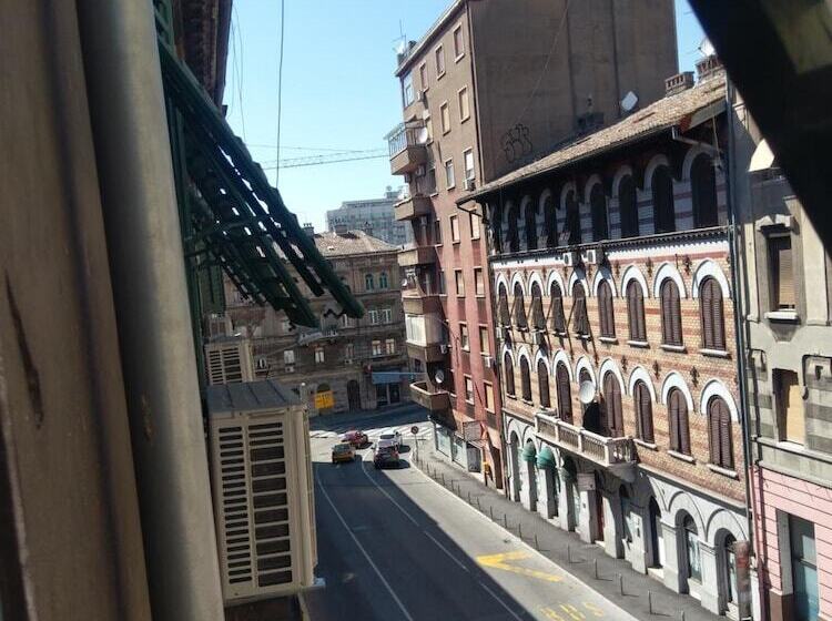 펜션 Little Flower In City Center