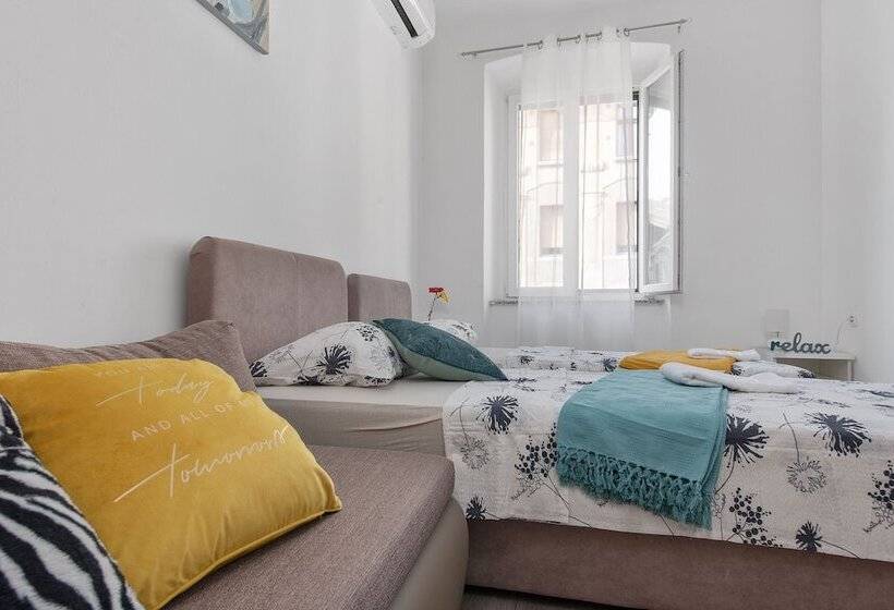 پانسیون Little Flower In City Center