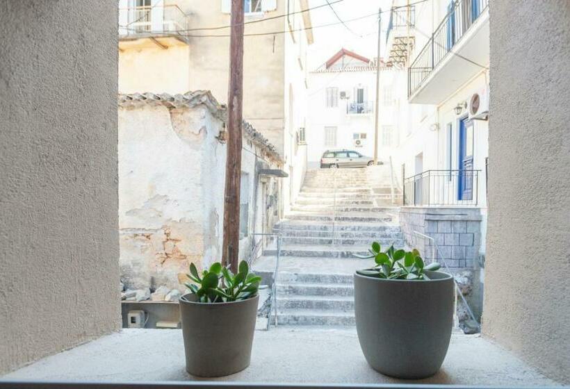 פנסיון Pylosea Luxury Lodge