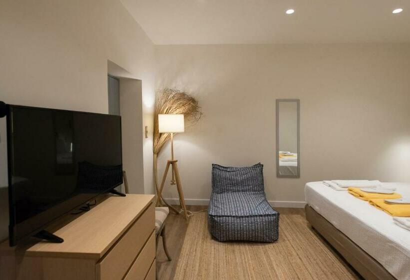 פנסיון Pylosea Luxury Lodge