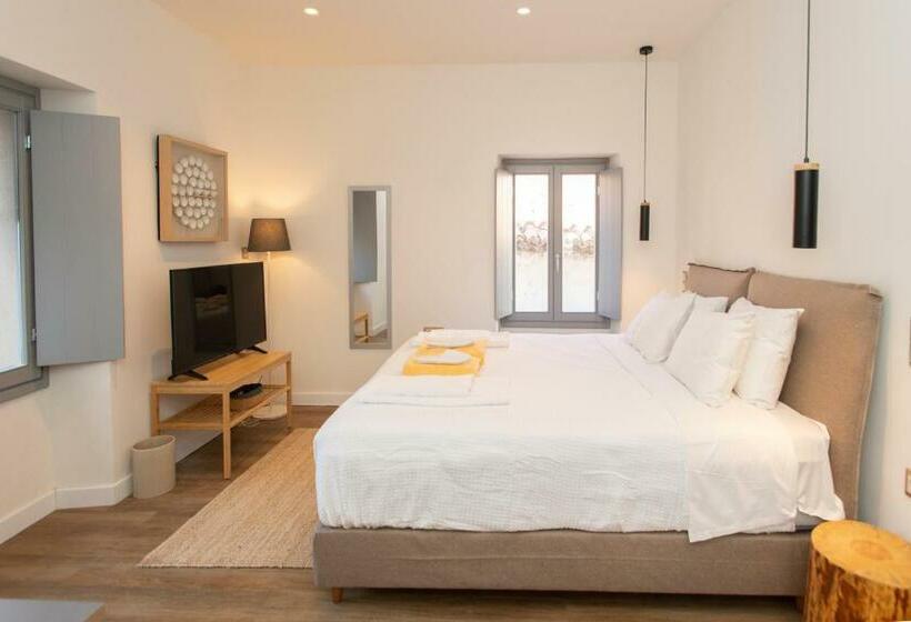 פנסיון Pylosea Luxury Lodge