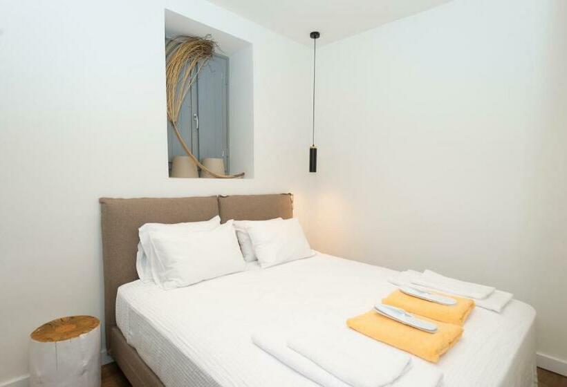 פנסיון Pylosea Luxury Lodge