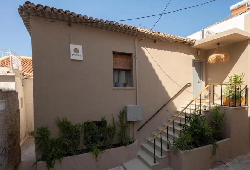 פנסיון Pylosea Luxury Lodge