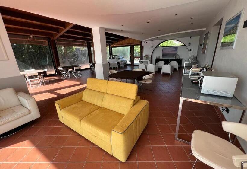 Пансион Villa Leucatia